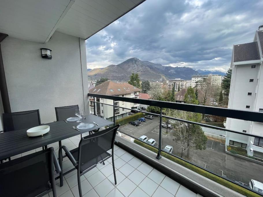 Le Mont-Veyrier, Parking Et Vue Apartment Annecy Ngoại thất bức ảnh