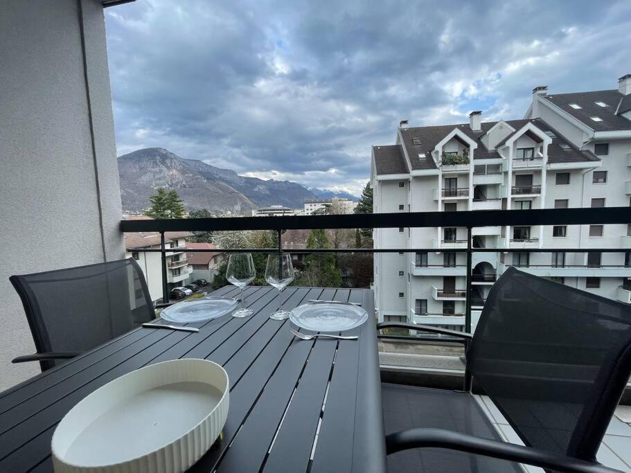 Le Mont-Veyrier, Parking Et Vue Apartment Annecy Ngoại thất bức ảnh